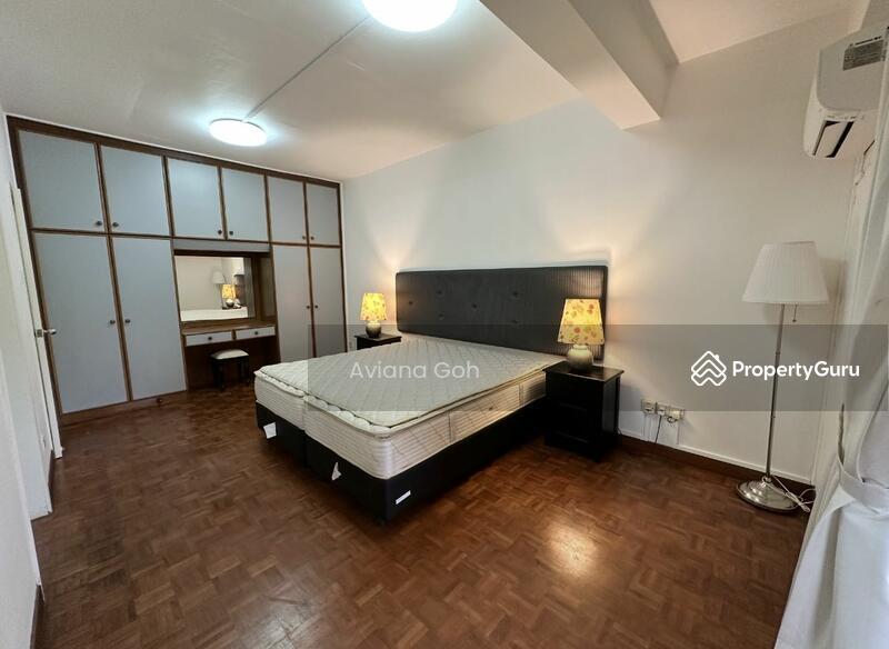 Marine Parade Spacious Apartment