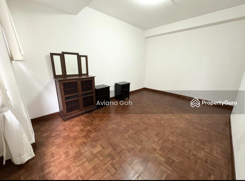 Marine Parade Spacious Apartment