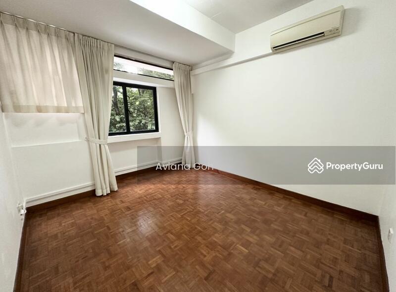 Marine Parade Spacious Apartment