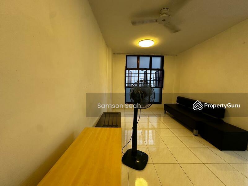 Prop-GPT: HDB Flat: D27  357 Admiralty Drive