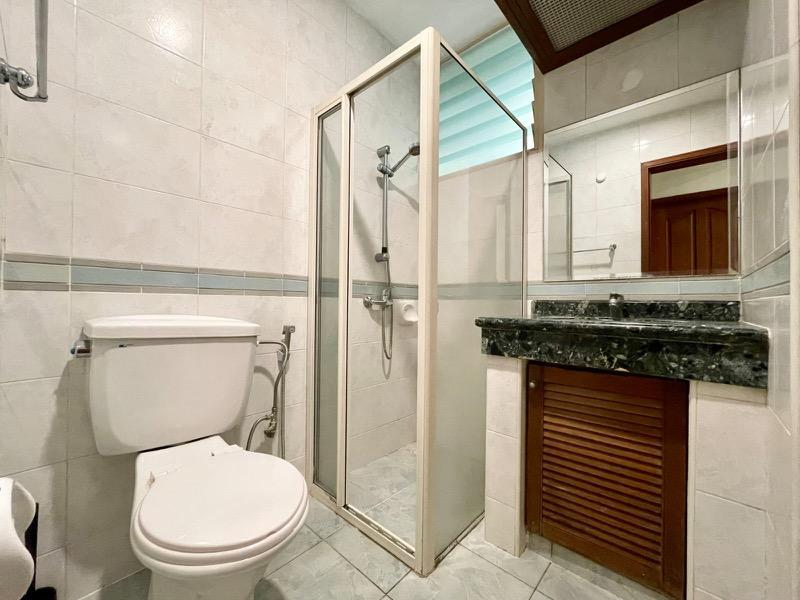 Northvale Apartment Room Rental, $1,300, 1 Bed 1 Bath 150 sqft $8.67 psf