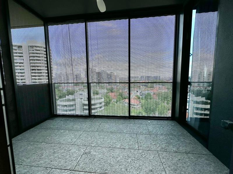 Meyer Mansion Condominium For Rent, $7,500, 3 Bed 2 Bath 1,109 sqft $6.76 psf