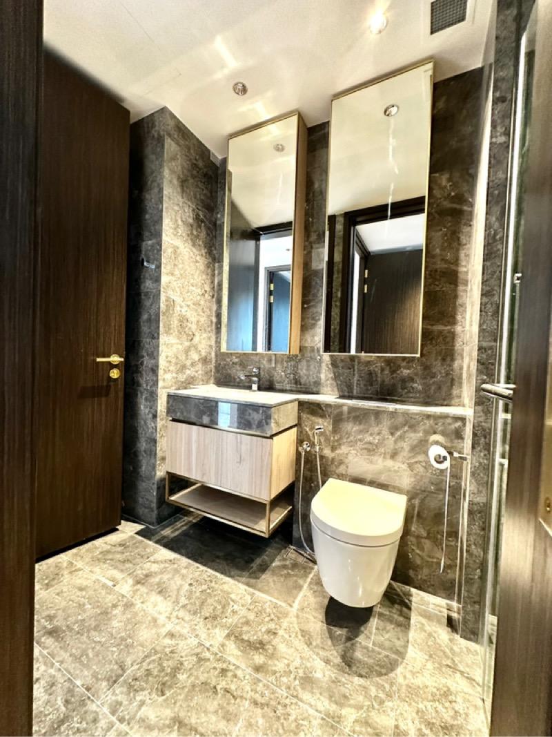 Meyer Mansion Condominium For Rent, $7,500, 3 Bed 2 Bath 1,109 sqft $6.76 psf