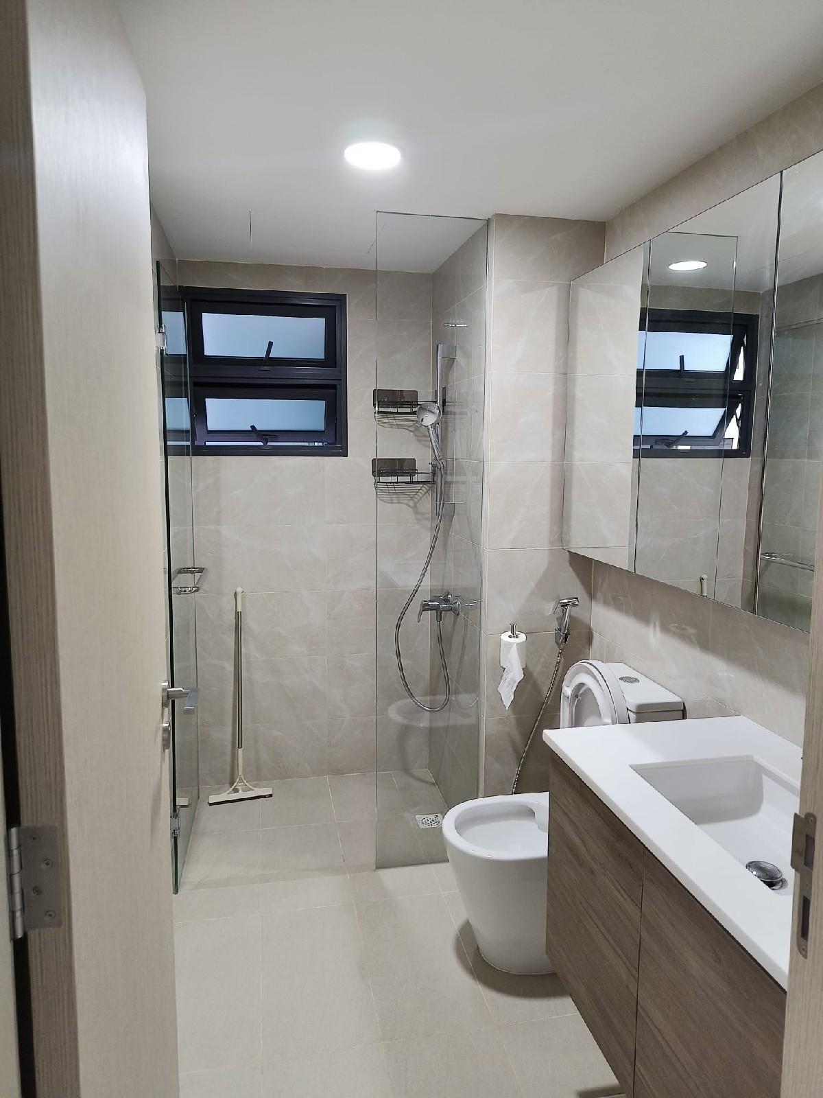 TREASURE AT TAMPINES Condominium For Rent, $5,980, 4 Bed 2 Bath 1,238 sqft $4.83 psf