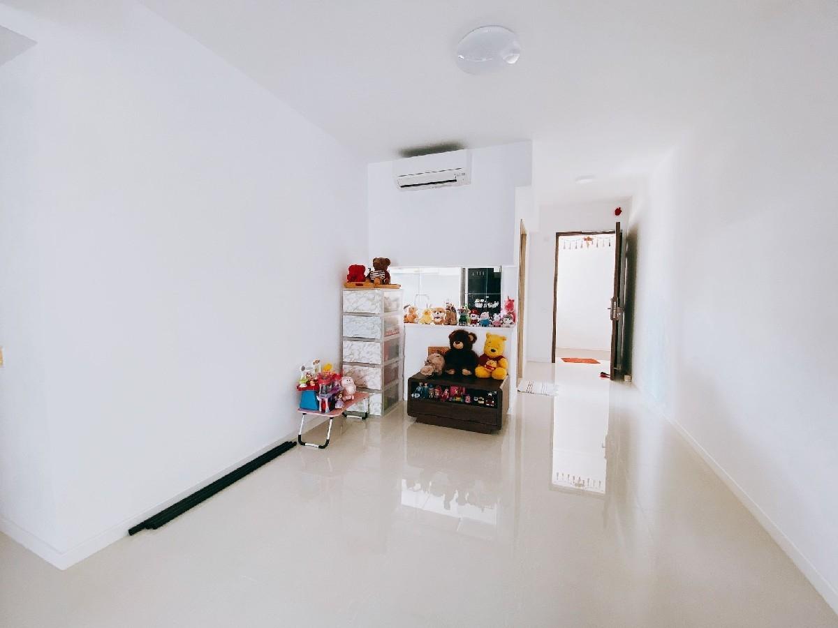 TREASURE AT TAMPINES Condominium For Rent, $5,980, 4 Bed 2 Bath 1,238 sqft $4.83 psf