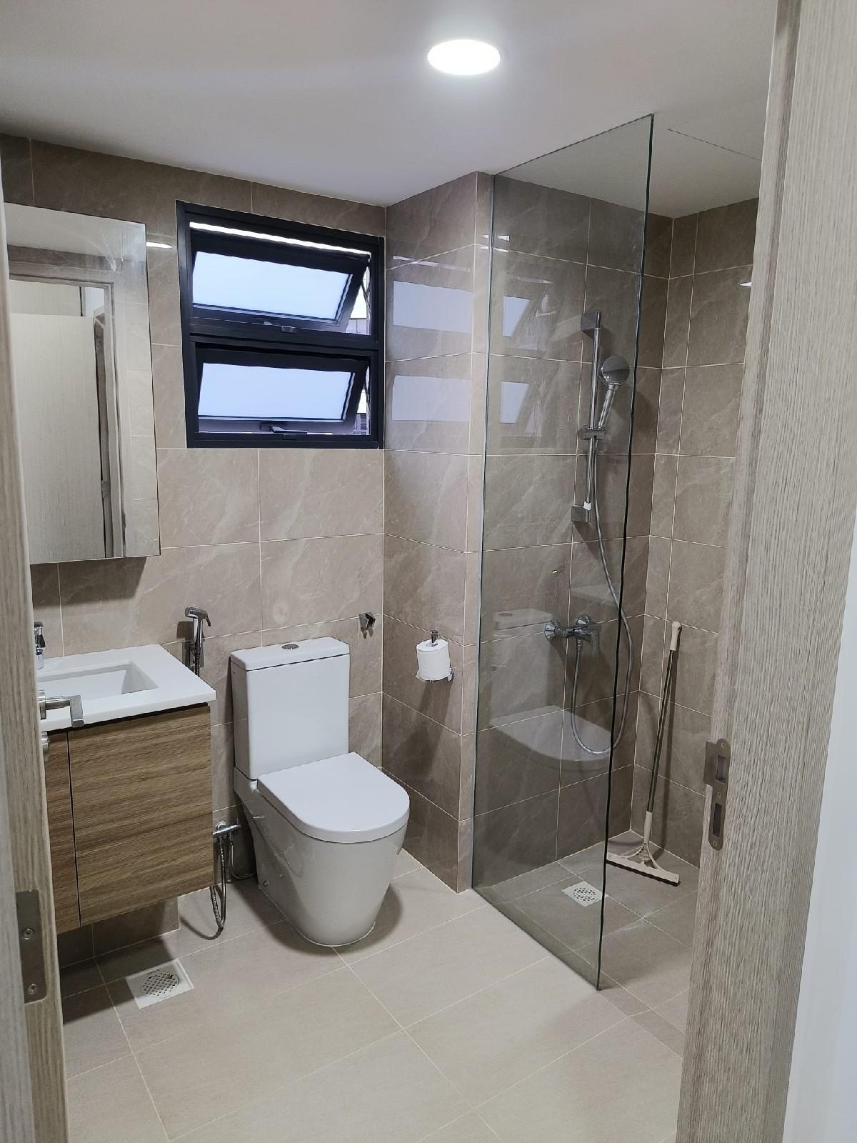 TREASURE AT TAMPINES Condominium For Rent, $5,980, 4 Bed 2 Bath 1,238 sqft $4.83 psf