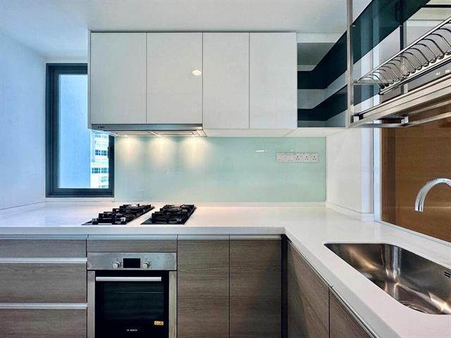Prop-GPT: Condominium: D15  The Shore Residences