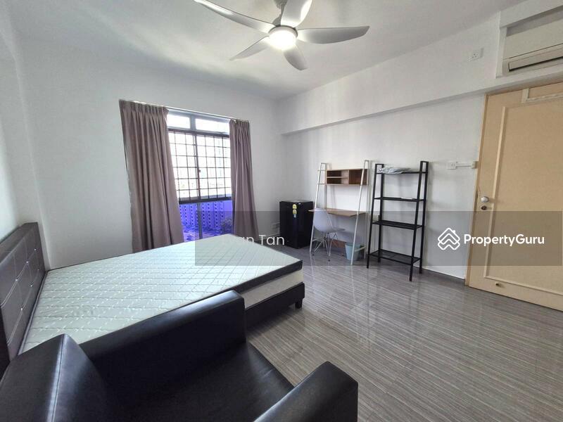 Master Room @ Emerald Park! 1 Pax Only!