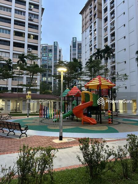 742 Tampines Street 72