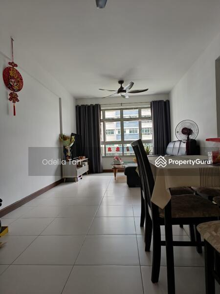 Prop-GPT: HDB Flat: D19 Punggol 212B Punggol Walk