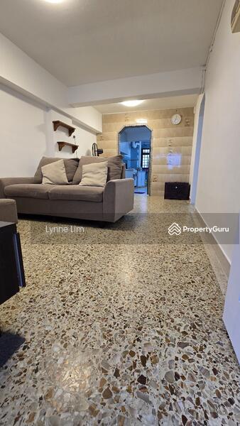 Prop-GPT: HDB Flat: D15 Marine Parade 30 Marine Crescent