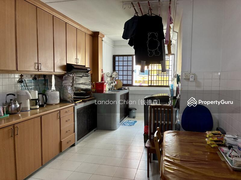665 Hougang Avenue 4