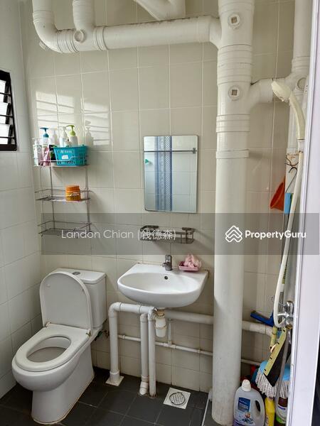665 Hougang Avenue 4