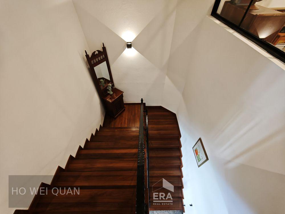 Rare, Newly Renovated Duplex Near Orchard and Somerset Mrt