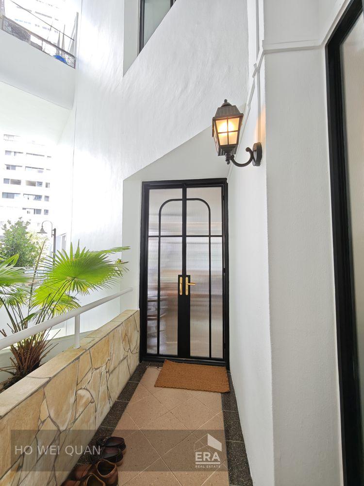 Rare, Newly Renovated Duplex Near Orchard and Somerset Mrt