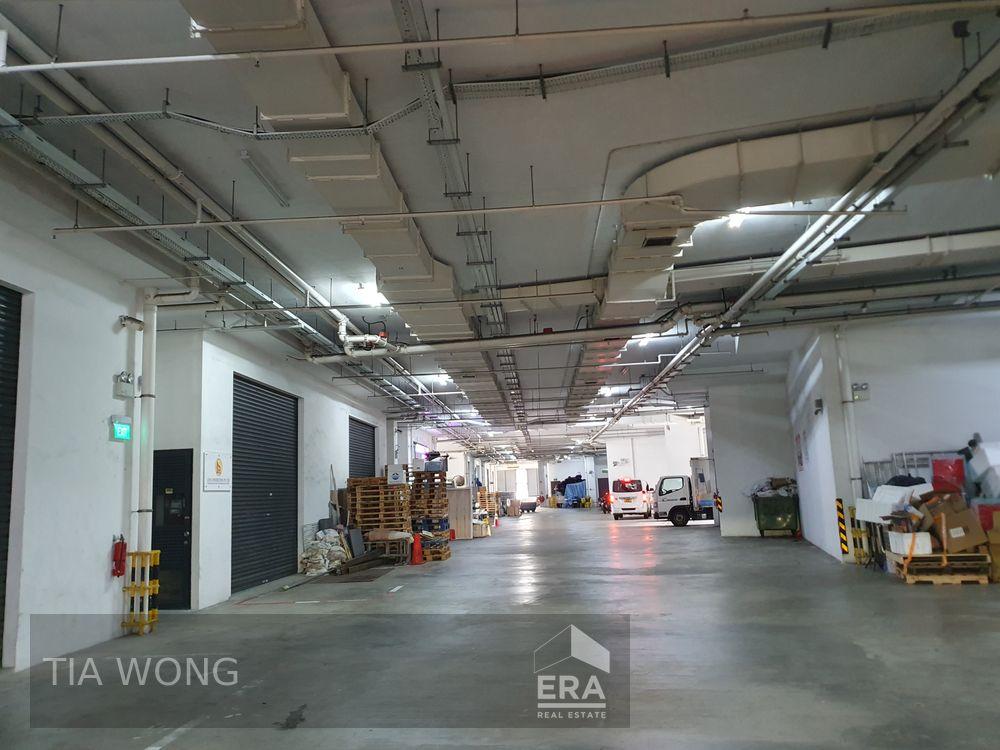 Ramp-up B1 Unit for Rent! Storage and Light Production Use Welcome!