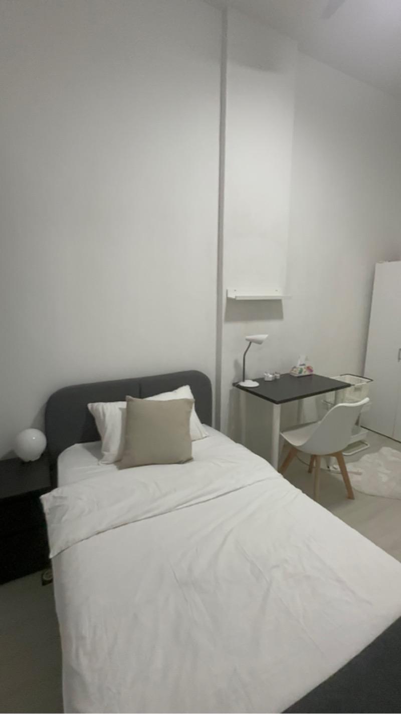 People's Park Complex Apartment Room Rental, $1,350, 1 Bed 1 Bath 120 sqft $11.25 psf