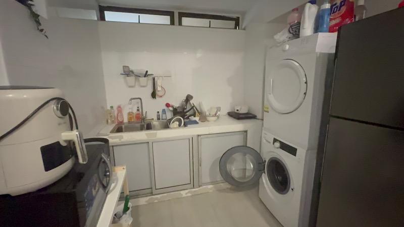 People's Park Complex Apartment Room Rental, $1,350, 1 Bed 1 Bath 120 sqft $11.25 psf