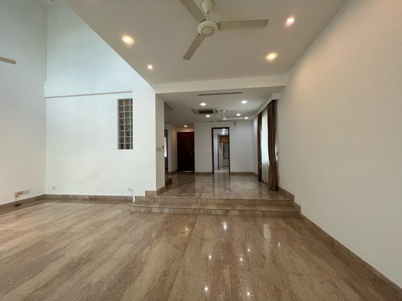 Prop-GPT: Condominium: D10  Duchess Crest