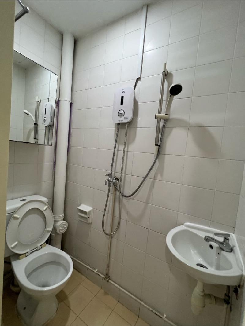Duchess Crest Condominium For Rent, $13,800, 5 Bed 5 Bath 4,295 sqft $3.21 psf