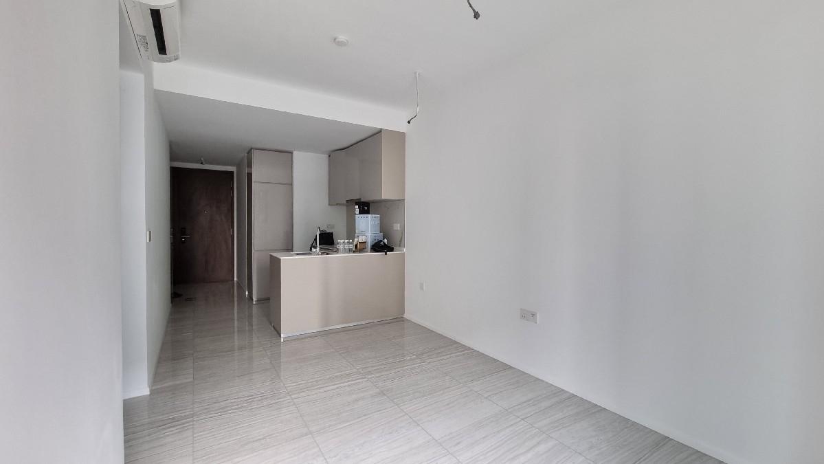 Parc Esta Condominium For Rent, $4,200, 2 Bed 1 Bath 635 sqft $6.61 psf