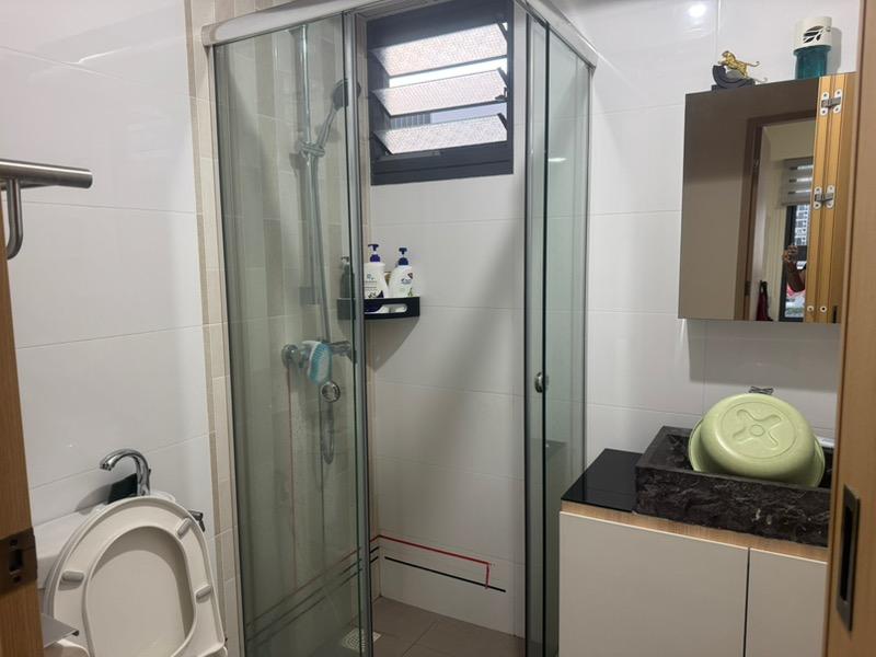 211A Clementi Avenue 6 HDB Apartment Room Rental, $1,400, 1 Bed 1 Bath 1,291 sqft $1.08 psf