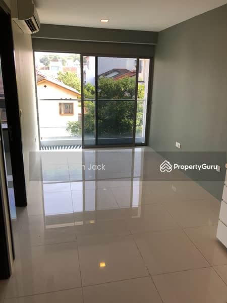 Prop-GPT: Condominium: D15  Siglap V