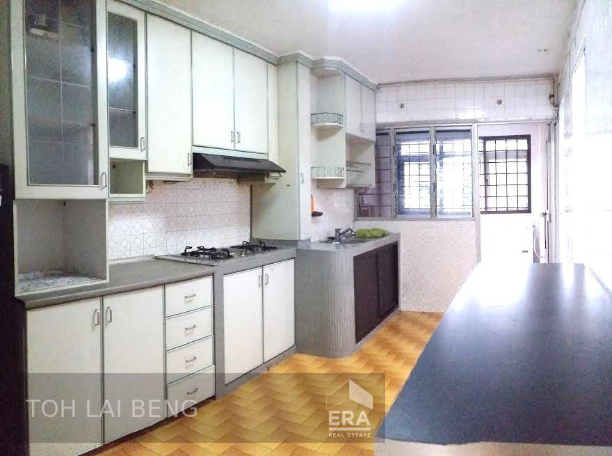 Prop-GPT: HDB - 2 room: D19  Lorong Lew Lian, Singapore, D19, 530005: Sgd 2,700