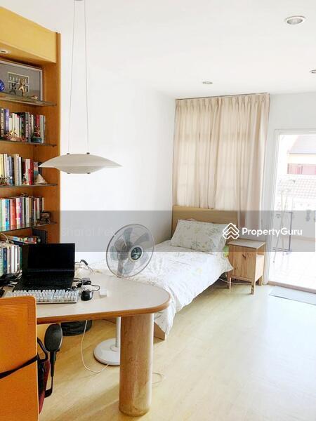 Prop-GPT: Semi-Detached: D14  Spacious Common Bedroom (Semi Detached House)