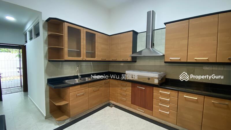 Corner Terrace for Rent: D05, 129070