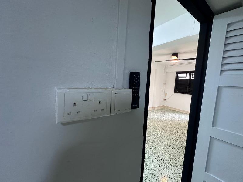 4 Bedok South Avenue 1 HDB Apartment Room Rental, $1,250, 1 Bed 1 Bath 635 sqft $1.97 psf