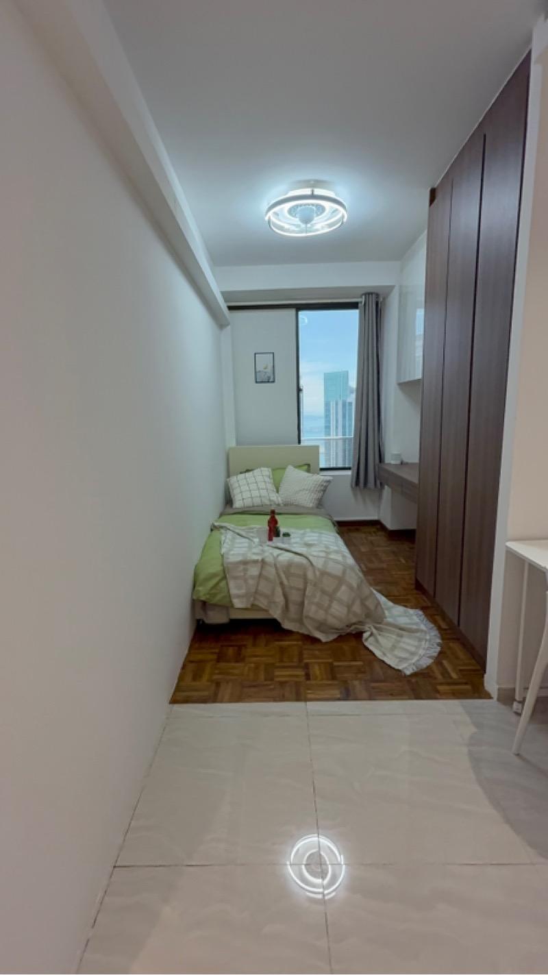 International Plaza Apartment Room Rental, $1,400, 1 Bed 1 Bath 180 sqft $7.78 psf