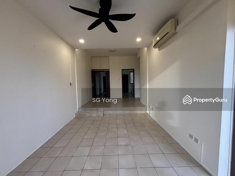 Prop-GPT: Condominium: D15  Eastern Lagoon II