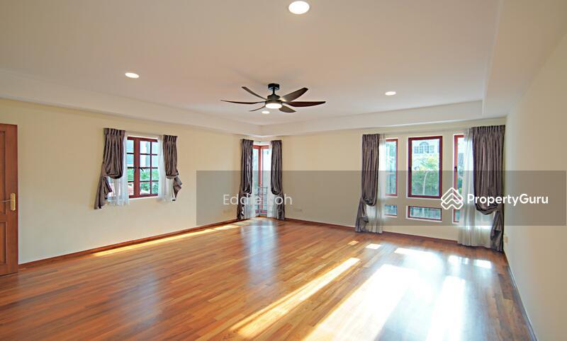 Compellingly Priced! Newly Refurbished! Move-in Ready!