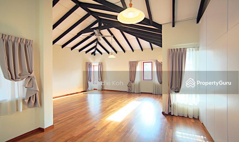 Compellingly Priced! Newly Refurbished! Move-in Ready!