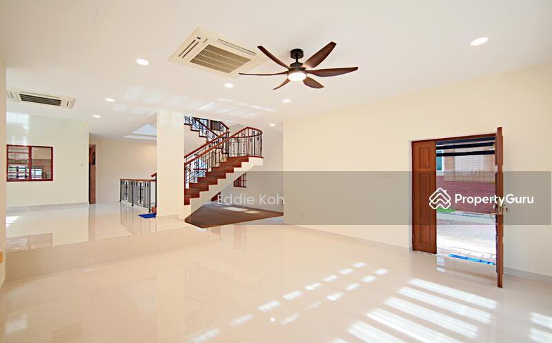 Compellingly Priced! Newly Refurbished! Move-in Ready!