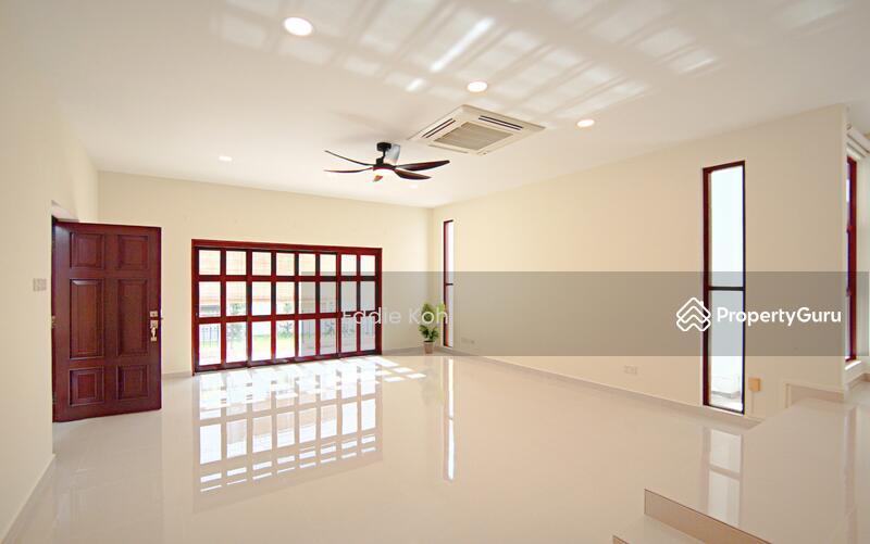 Compellingly Priced! Newly Refurbished! Move-in Ready!