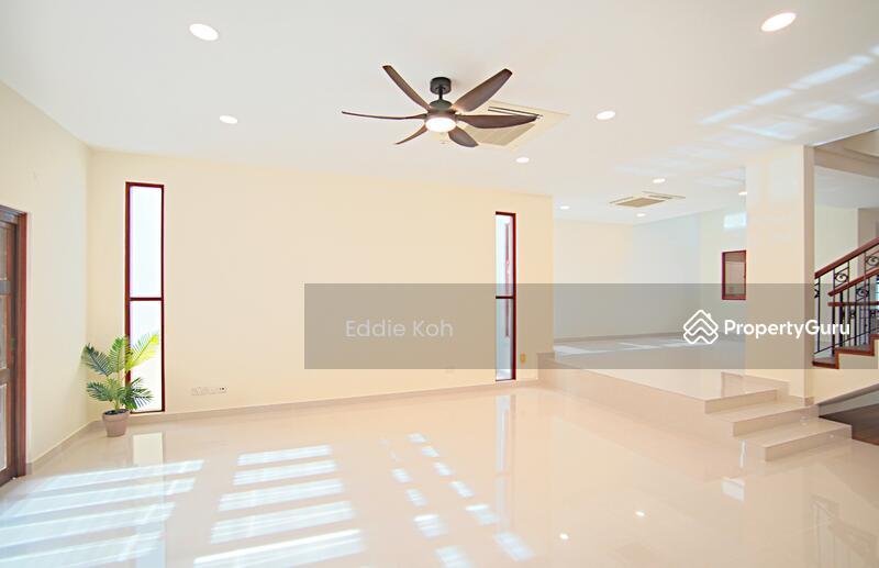 Compellingly Priced! Newly Refurbished! Move-in Ready!