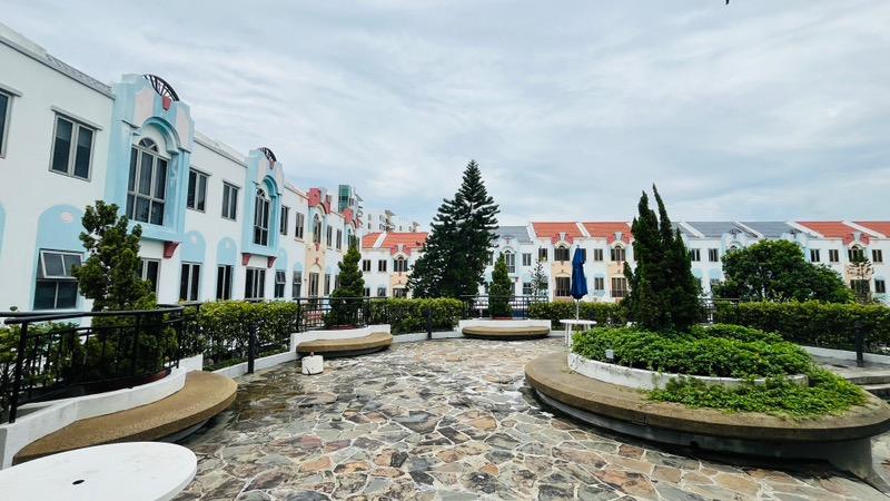 D'Manor Condominium Room Rental, $1,500, 1 Bed 1 Bath 400 sqft $3.75 psf