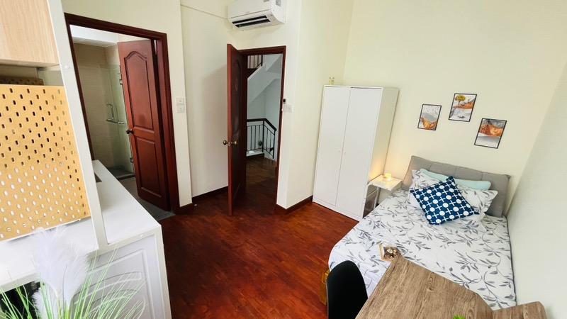 D'Manor Condominium Room Rental, $1,500, 1 Bed 1 Bath 400 sqft $3.75 psf