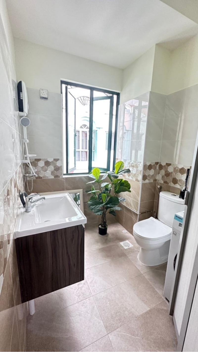 D'Manor Condominium Room Rental, $1,500, 1 Bed 1 Bath 400 sqft $3.75 psf