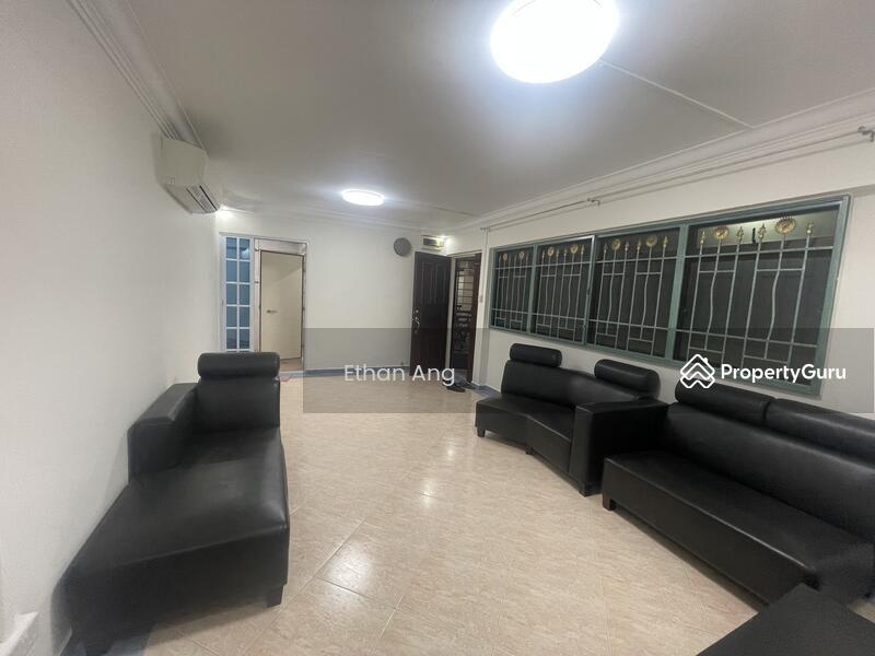 Prop-GPT: HDB Flat: D27  421 Canberra Road