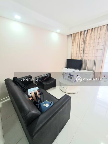 Prop-GPT: HDB Flat: D10 Holland 11 Holland Drive