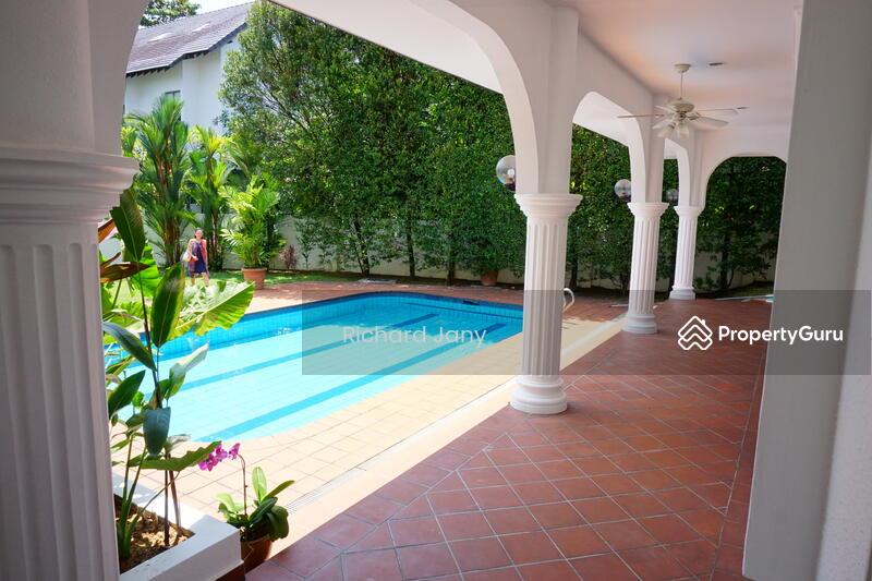  Big 2-Storey Bungalow! Big Pool & Wide Front Garden | 6 Bedrooms | Prime Location