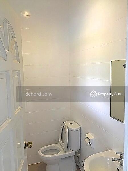  Big 2-Storey Bungalow! Big Pool & Wide Front Garden | 6 Bedrooms | Prime Location