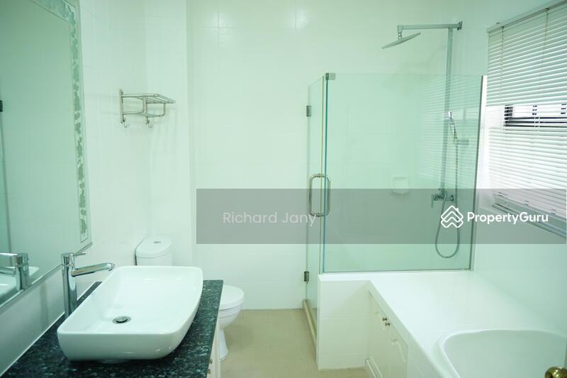  Big 2-Storey Bungalow! Big Pool & Wide Front Garden | 6 Bedrooms | Prime Location