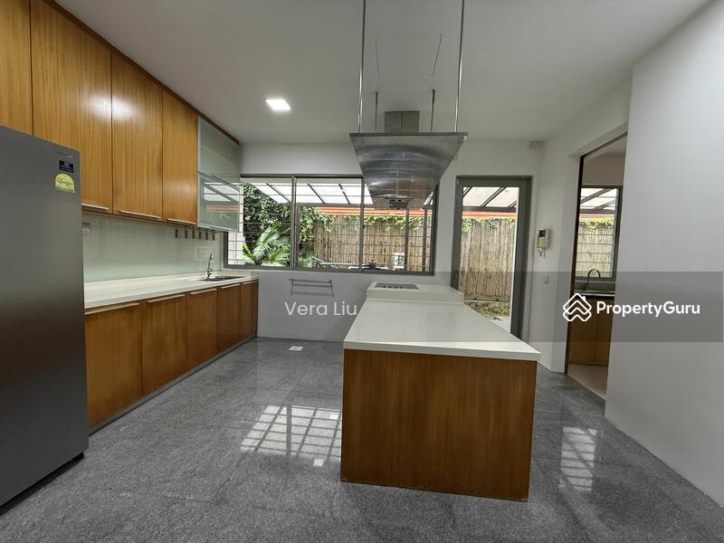 Goodman Spacious bungalow 6 ensuites Modern with pool