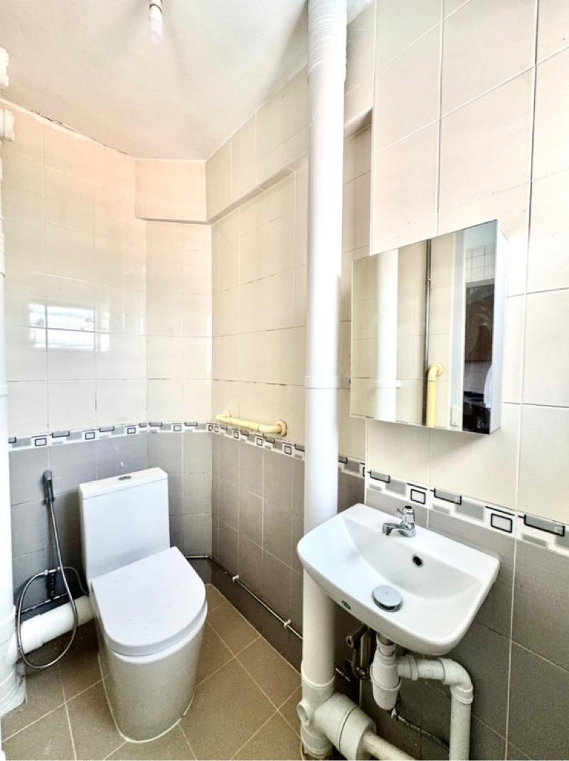 663 Buffalo Road HDB Apartment For Rent, $3,800, 2 Bed 2 Bath 775 sqft $4.90 psf