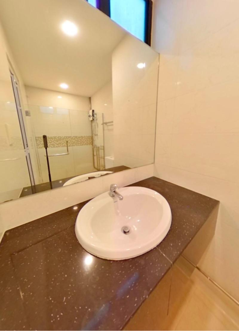 Monville Mansions Apartment Room Rental, $2,199, 1 Bed 1 Bath 300 sqft $7.33 psf