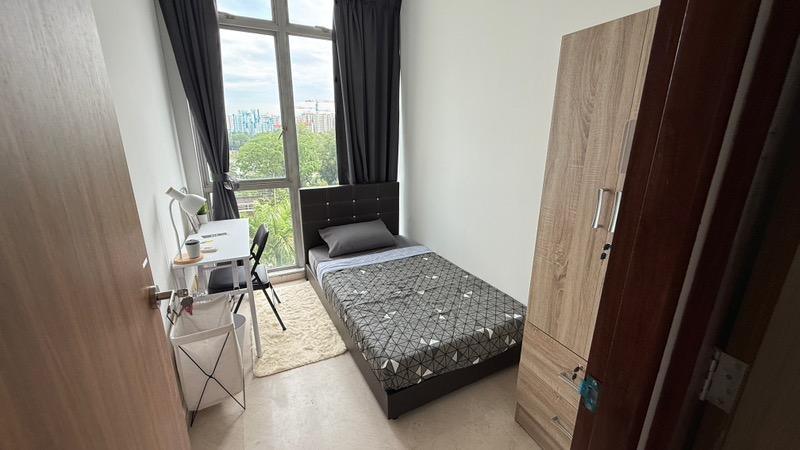 The Lakeshore Condominium Room Rental, $2,150, 1 Bed 1 Bath 200 sqft $10.75 psf